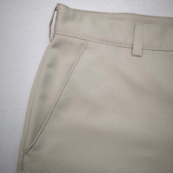 Izod Golf Men's Size 38 Cream Zipper & Button Closure Straight Fit Shorts - Picture 7 of 13